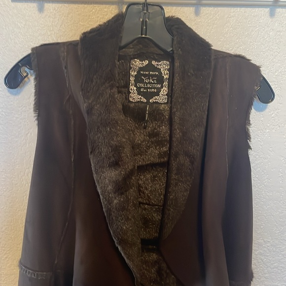 Vest - Picture 4 of 7